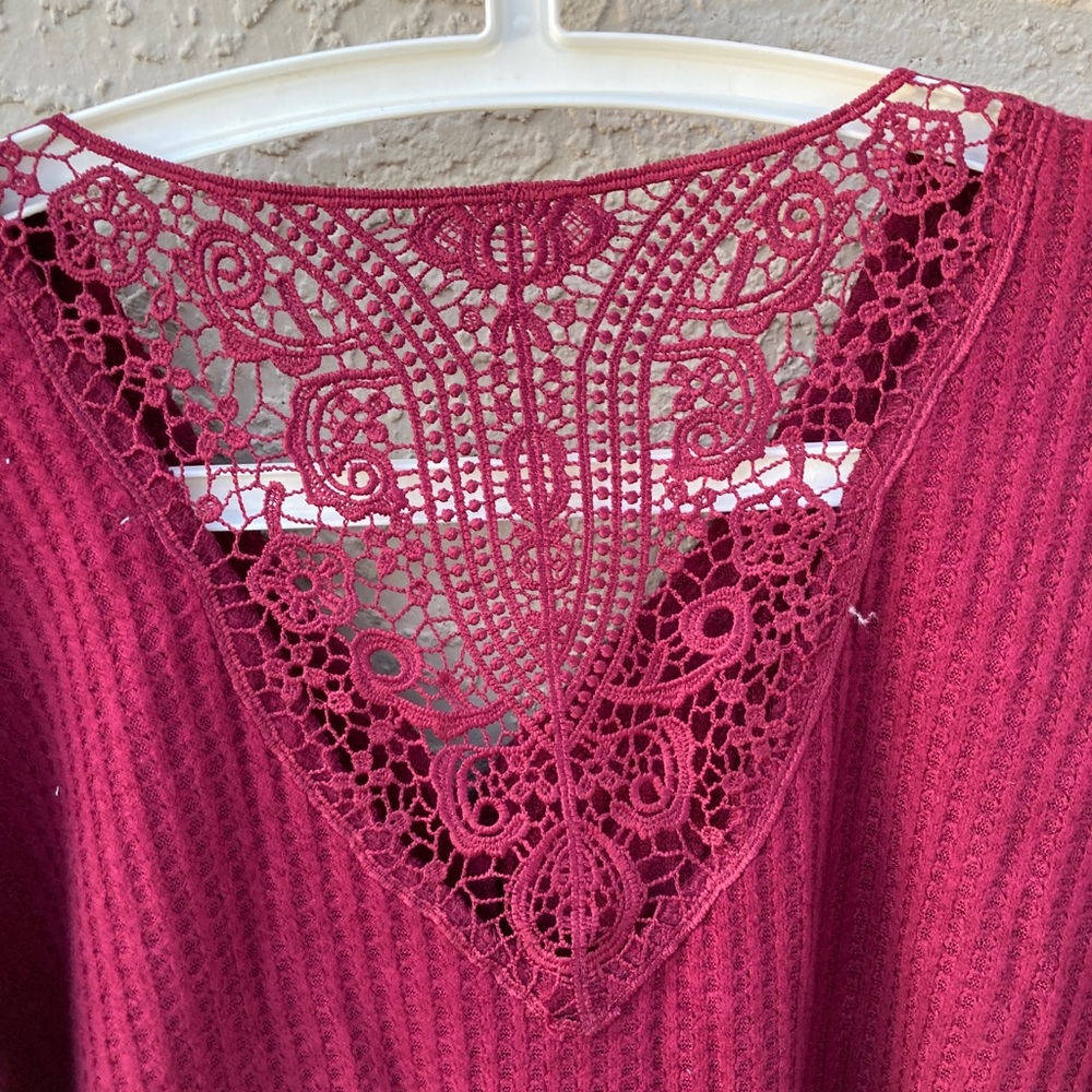 ❤️ABSOLUTELY FAMOUS SIZE M  Tie Front blouse. NWT